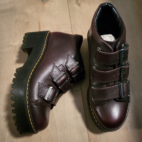 Dr Martens - Coppola Burgundy Platform Buckle boots 5 - Picture 1 of 4